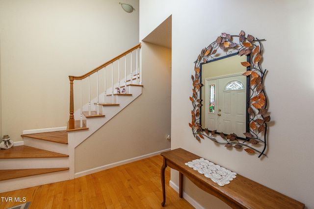 512 Wood View Court, Kingsport, TN 37664