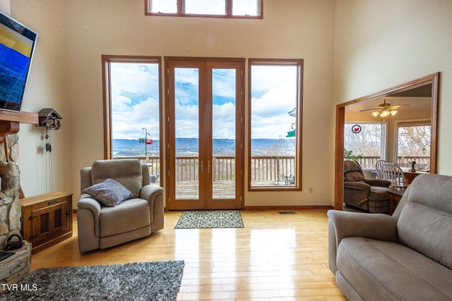 512 Wood View Court, Kingsport, TN 37664