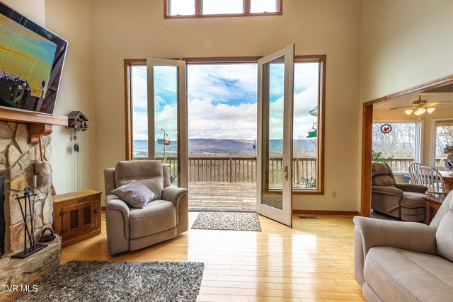 512 Wood View Court, Kingsport, TN 37664