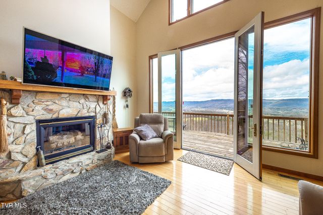 512 Wood View Court, Kingsport, TN 37664