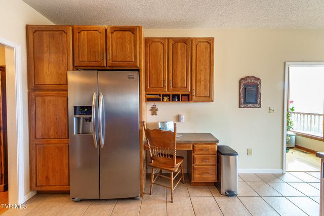 512 Wood View Court, Kingsport, TN 37664