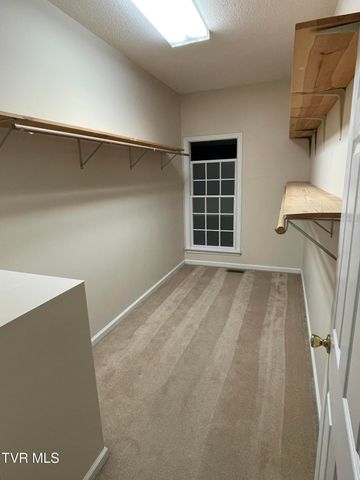 512 Wood View Court, Kingsport, TN 37664