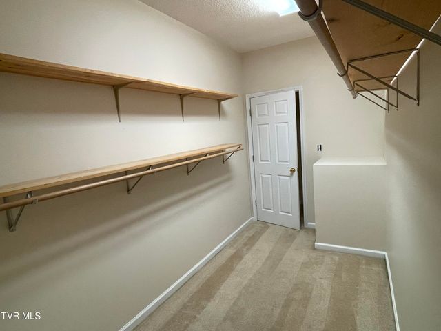 512 Wood View Court, Kingsport, TN 37664