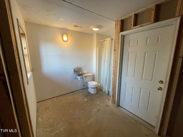 512 Wood View Court, Kingsport, TN 37664