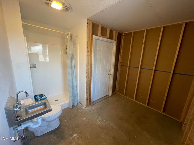 512 Wood View Court, Kingsport, TN 37664