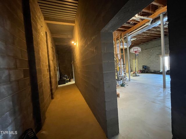 512 Wood View Court, Kingsport, TN 37664