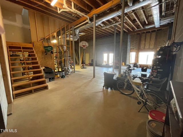 512 Wood View Court, Kingsport, TN 37664