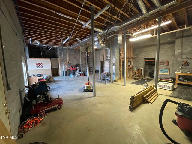 512 Wood View Court, Kingsport, TN 37664