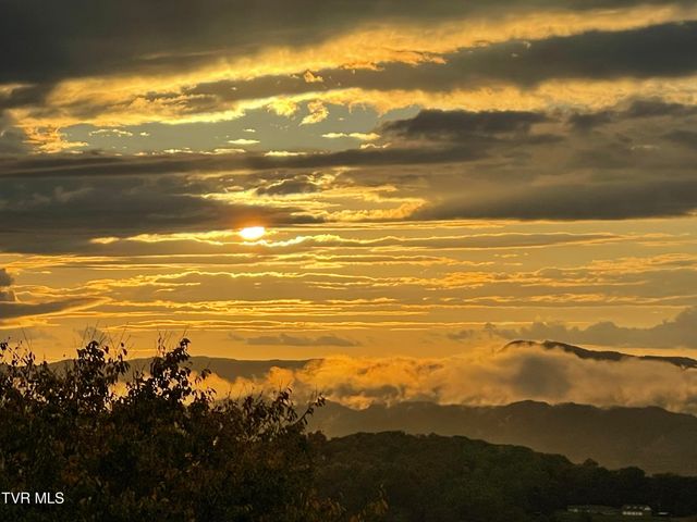 512 Wood View Court, Kingsport, TN 37664