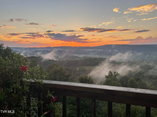 512 Wood View Court, Kingsport, TN 37664