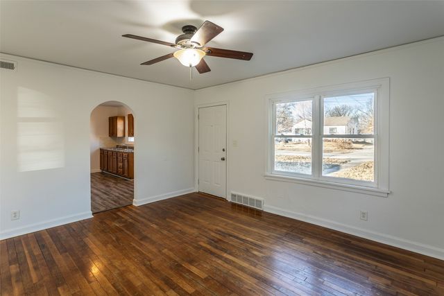 2710 Adams Avenue, Des Moines, IA 50310