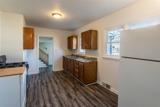 2710 Adams Avenue, Des Moines, IA 50310