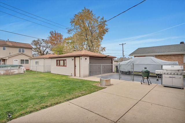 9137 Orchard Lane, Bridgeview, IL 60455