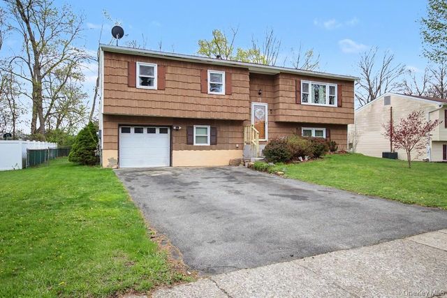 37 Half Hollow, Monroe, NY 10950