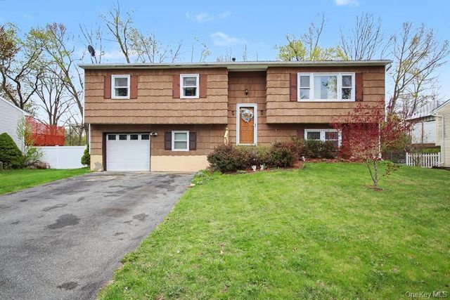 37 Half Hollow, Monroe, NY 10950