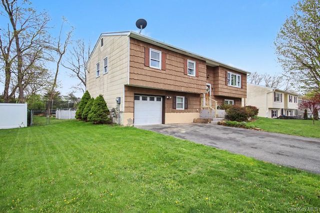 37 Half Hollow, Monroe, NY 10950