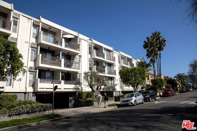 6151 Orange Street 203, Los Angeles, CA 90048
