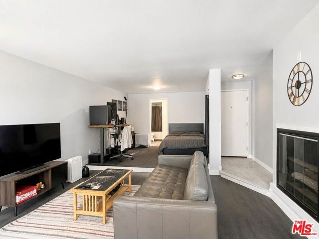 6151 Orange Street 203, Los Angeles, CA 90048