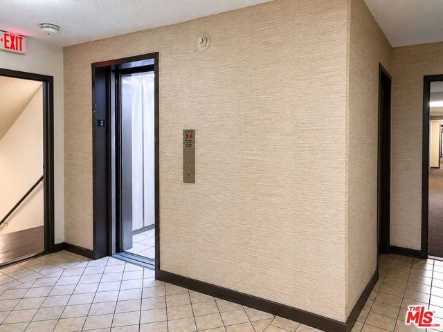 6151 Orange Street 203, Los Angeles, CA 90048