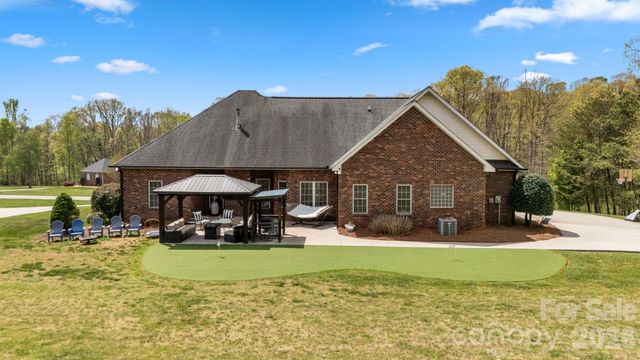 2472 Genelia Drive, Claremont, NC 28610