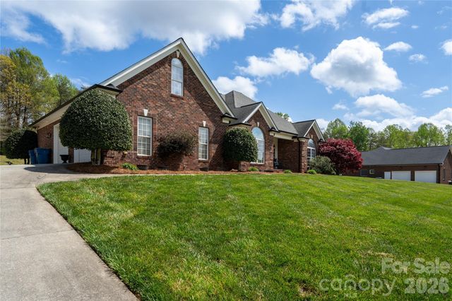 2472 Genelia Drive, Claremont, NC 28610