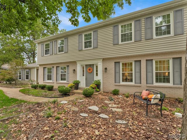 1672 Ansonborough Drive, Chesterfield, MO 63017