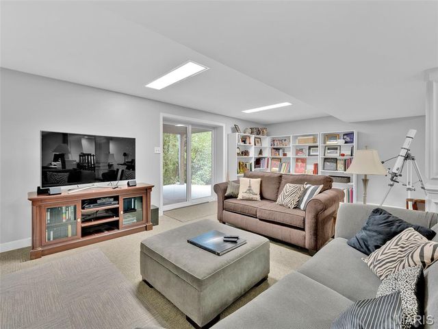 1672 Ansonborough Drive, Chesterfield, MO 63017