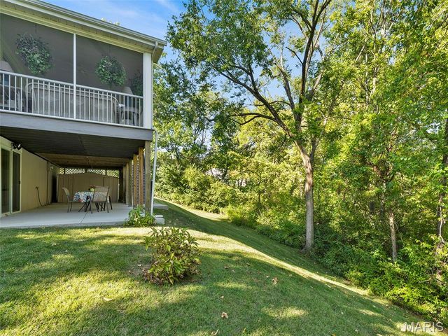 1672 Ansonborough Drive, Chesterfield, MO 63017