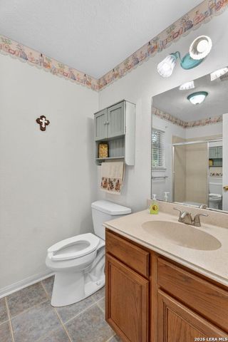 226 CREST LN, Onalaska, TX 77360