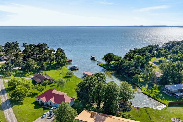 226 CREST LN, Onalaska, TX 77360