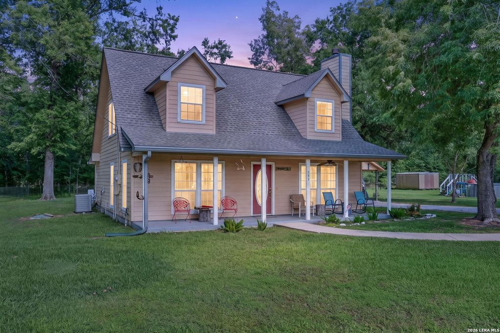 226 CREST LN, Onalaska, TX 77360