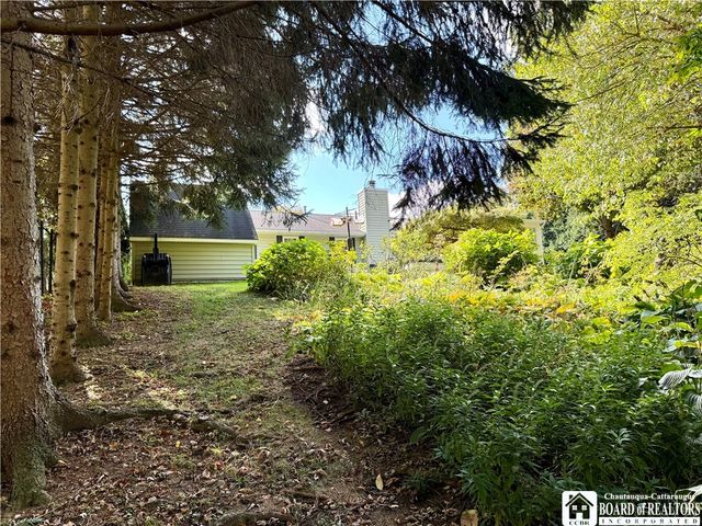 335 Chestnut Street, Pomfret, NY 14063