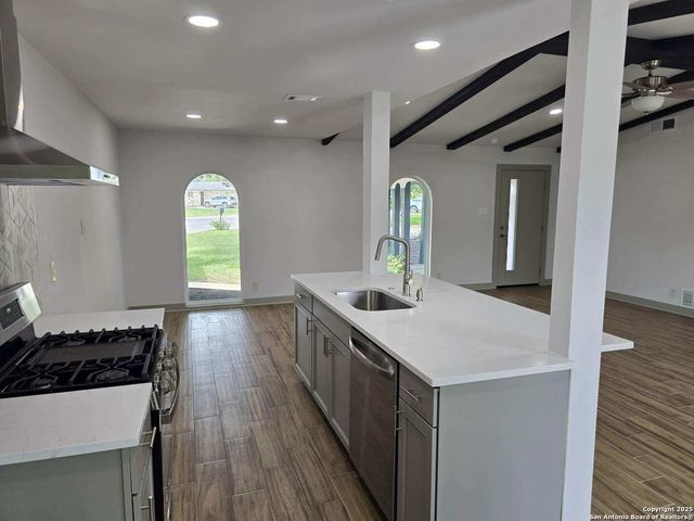 9503 Reece Dr, San Antonio, TX 78216
