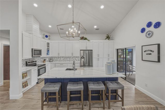 2317 WALDEN PLACE N, Plant City, FL 33566
