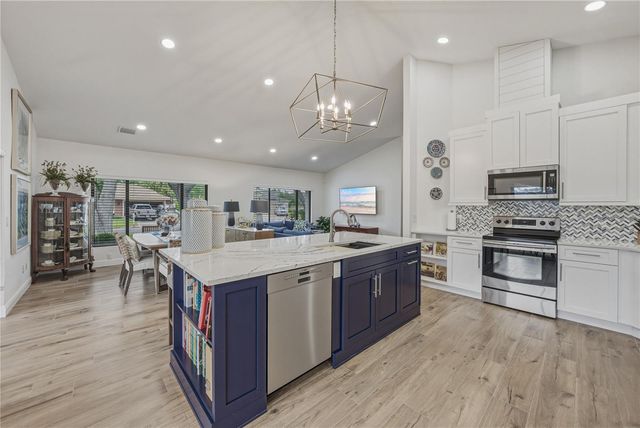 2317 WALDEN PLACE N, Plant City, FL 33566