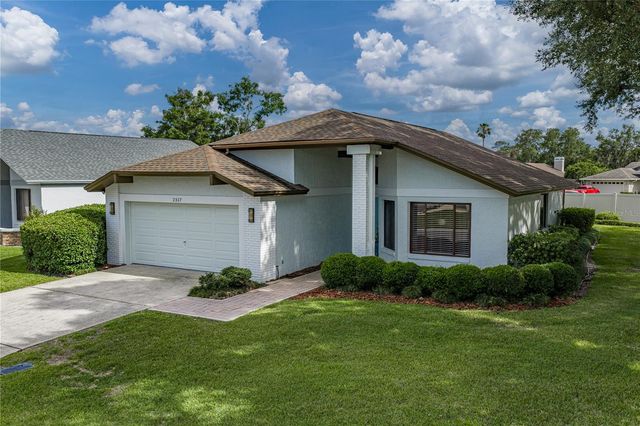 2317 WALDEN PLACE N, Plant City, FL 33566