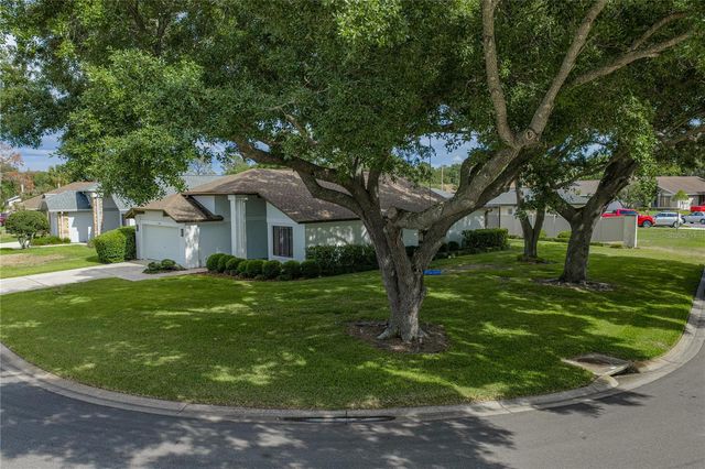 2317 WALDEN PLACE N, Plant City, FL 33566