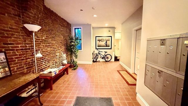 57 Charter Street 4A, Boston, MA 02113