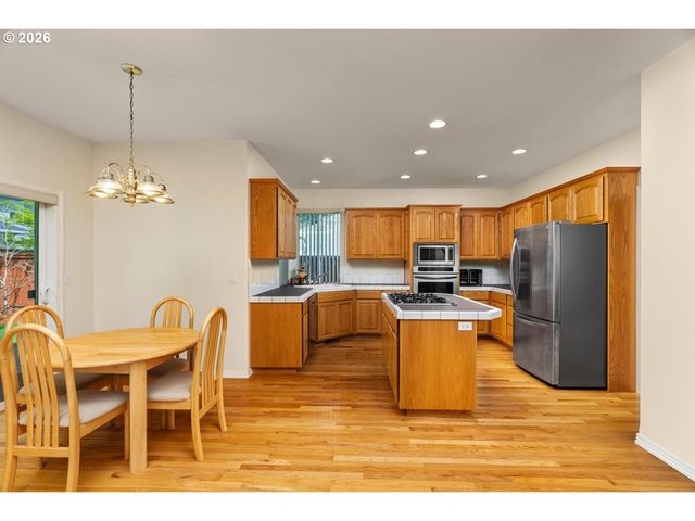 14655 Nw HEATHMAN Ln, Portland, OR 97229