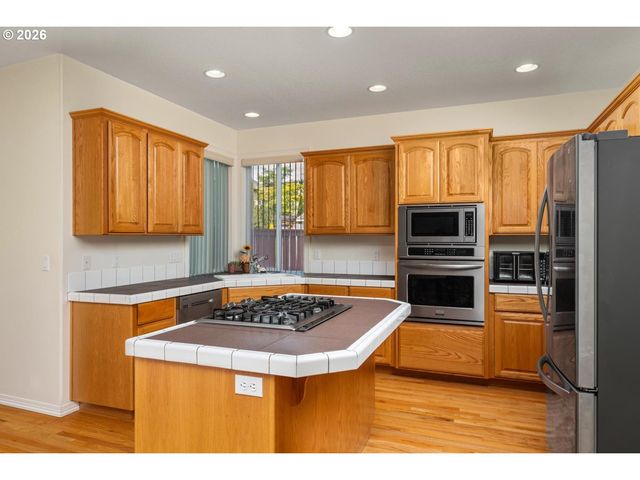 14655 Nw HEATHMAN Ln, Portland, OR 97229