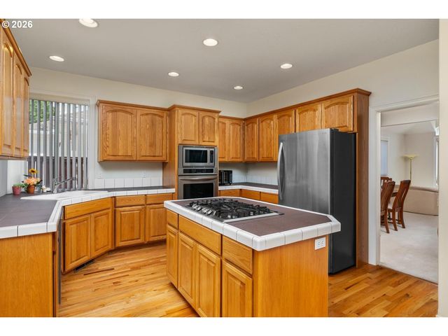 14655 Nw HEATHMAN Ln, Portland, OR 97229