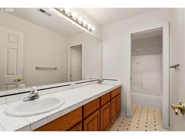 14655 Nw HEATHMAN Ln, Portland, OR 97229