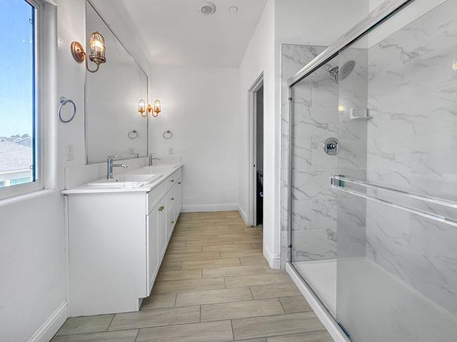 7124 W Poe Avenue, Fresno, CA 93723