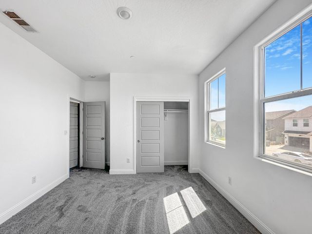 7124 W Poe Avenue, Fresno, CA 93723