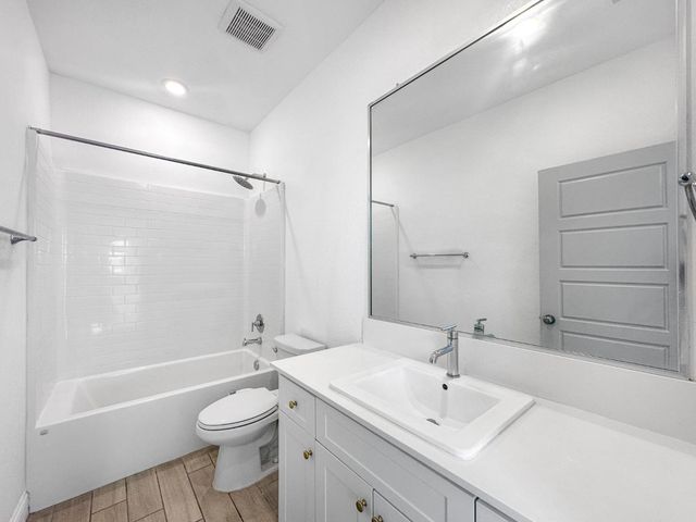 7124 W Poe Avenue, Fresno, CA 93723