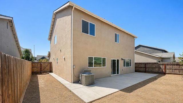 7124 W Poe Avenue, Fresno, CA 93723