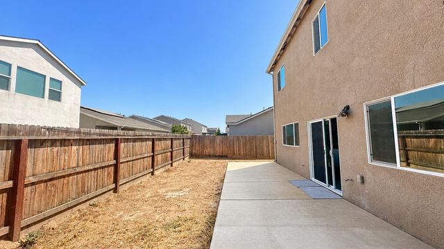 7124 W Poe Avenue, Fresno, CA 93723