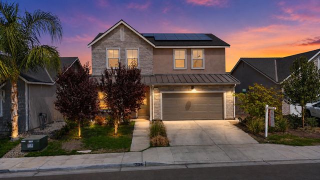 7124 W Poe Avenue, Fresno, CA 93723