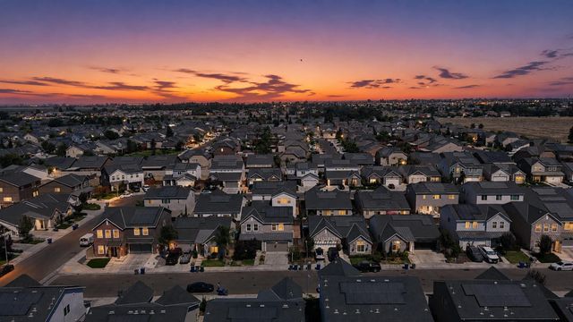 7124 W Poe Avenue, Fresno, CA 93723
