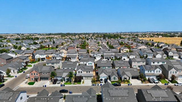 7124 W Poe Avenue, Fresno, CA 93723